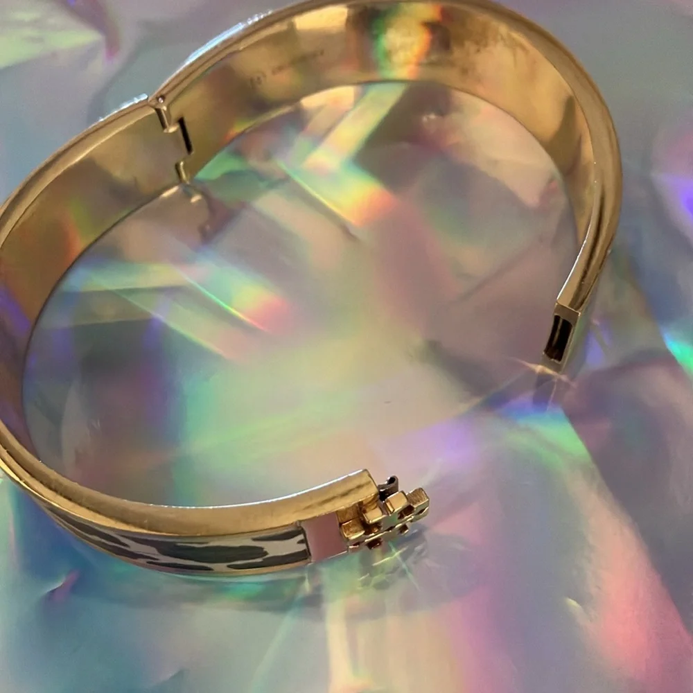 Tory Burch NWOT gold Cheetah Bangle with black velvet dust bag - Picture 6 of 9